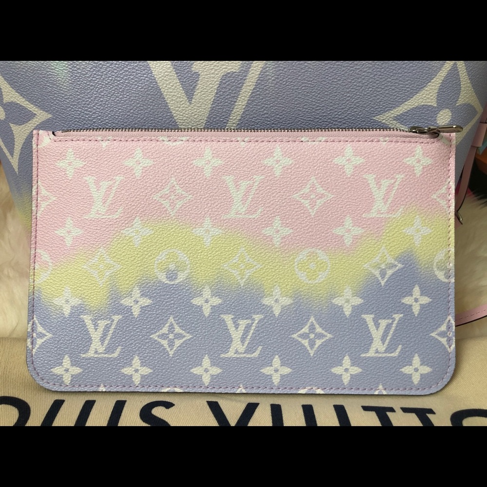 💖 Louis Vuitton Escale Neverfull MM Pastel Pouch - Picture 2 of 11